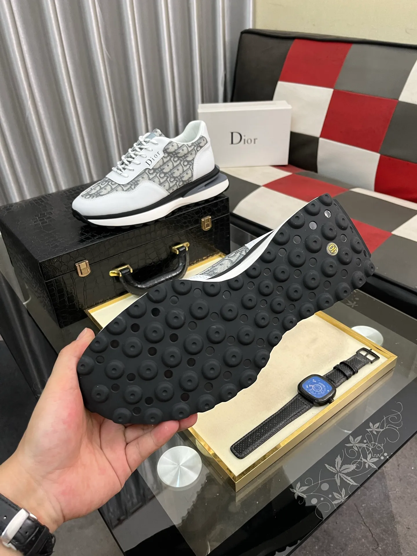 Men's Men's Shoes💰458⌚️⌚️Dior unique modern style sneakers. Counter purchasing 🏃casual leather shoes😍😍 original cowhide leather imported from Italy (refuses to discolor and grind feet) soles: original soles specially provided by the original factory, super cool😍 lace up and walk with wind👍 style design ⚠️ super comfortable and wear-resistant original soles. Just like shooting the real thing 🎬The real thing is better Code number: 38-443️⃣Colors available